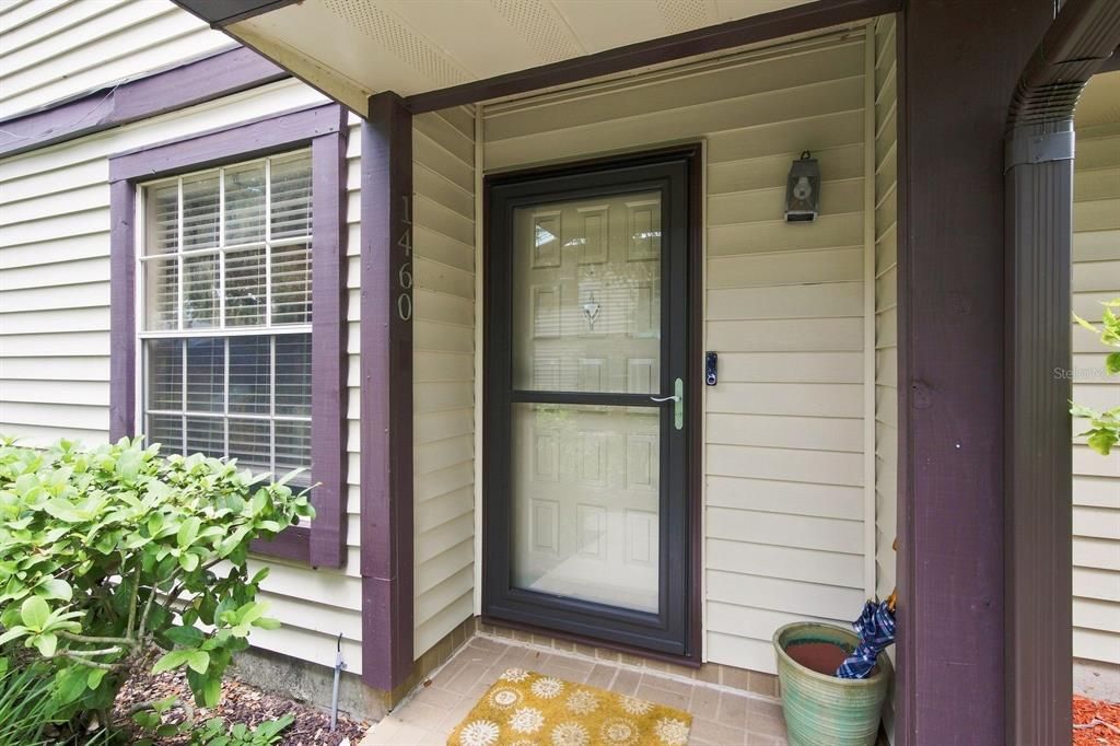 For Sale: $300,000 (2 beds, 2 baths, 1353 Square Feet)