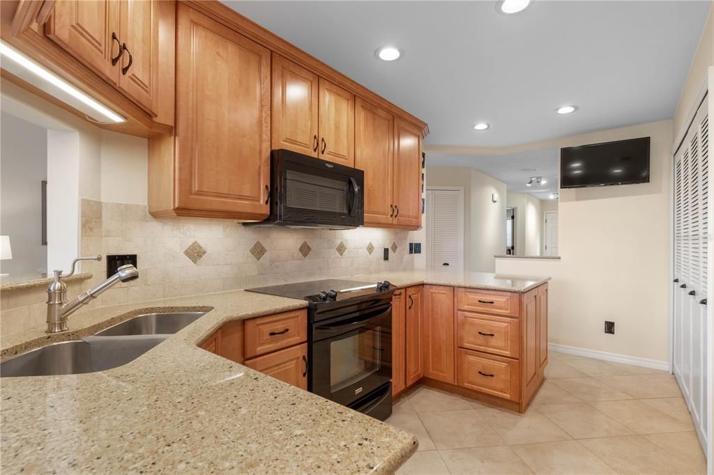 For Sale: $419,000 (3 beds, 2 baths, 1875 Square Feet)