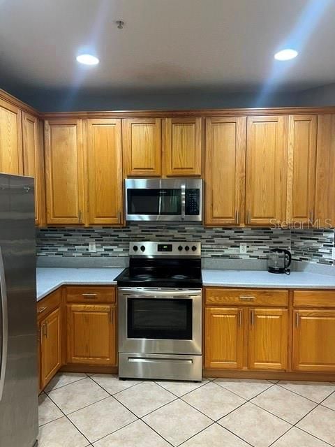 В аренду: $2,300 (3 спален, 2 ванн, 2116 Квадратных фут)