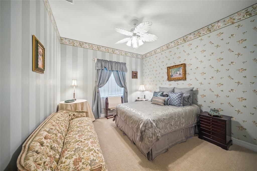 En Venta: $650,000 (3 camas, 2 baños, 2421 Pies cuadrados)
