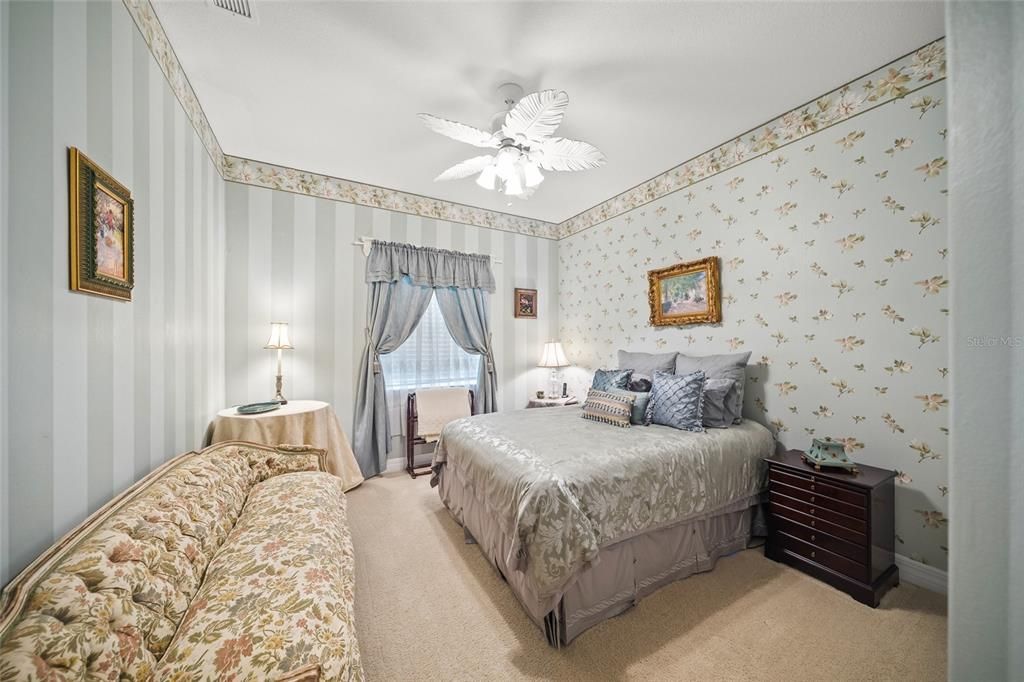 En Venta: $650,000 (3 camas, 2 baños, 2421 Pies cuadrados)