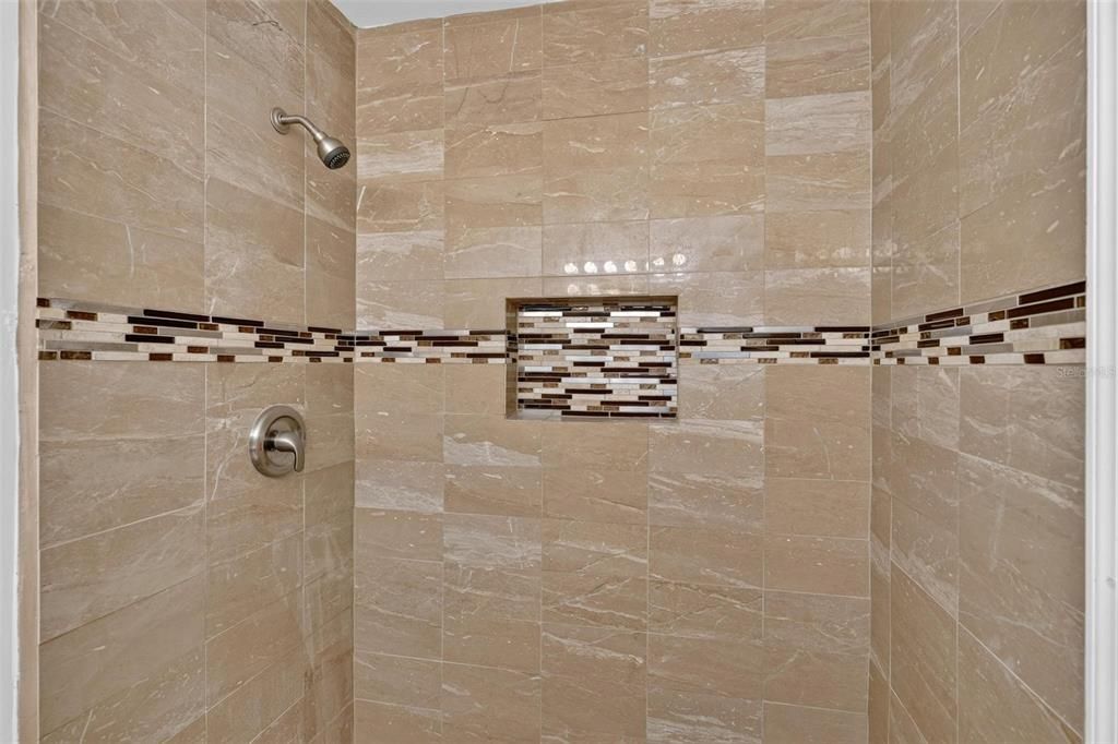 For Sale: $175,000 (2 beds, 2 baths, 1055 Square Feet)