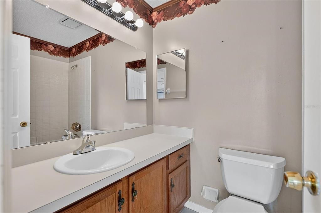 For Sale: $175,000 (2 beds, 2 baths, 1055 Square Feet)