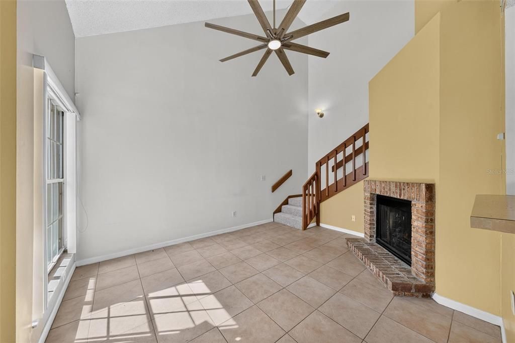 For Sale: $175,000 (2 beds, 2 baths, 1055 Square Feet)