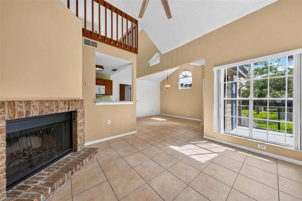 For Sale: $175,000 (2 beds, 2 baths, 1055 Square Feet)