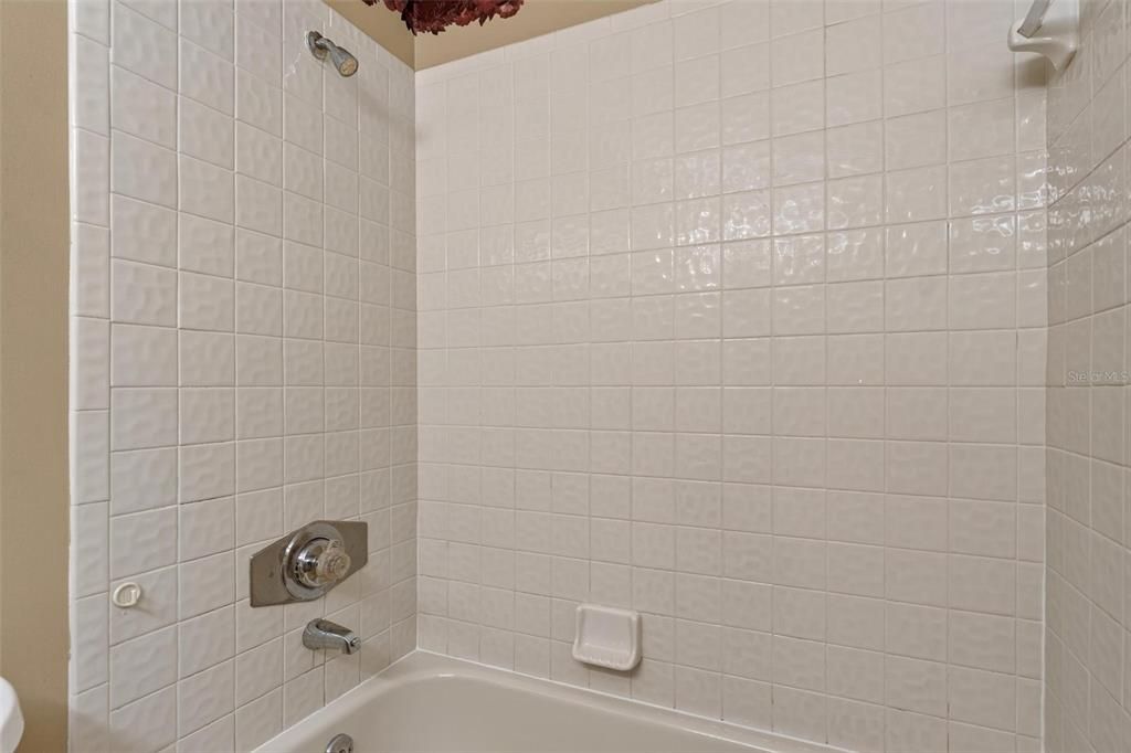 For Sale: $175,000 (2 beds, 2 baths, 1055 Square Feet)