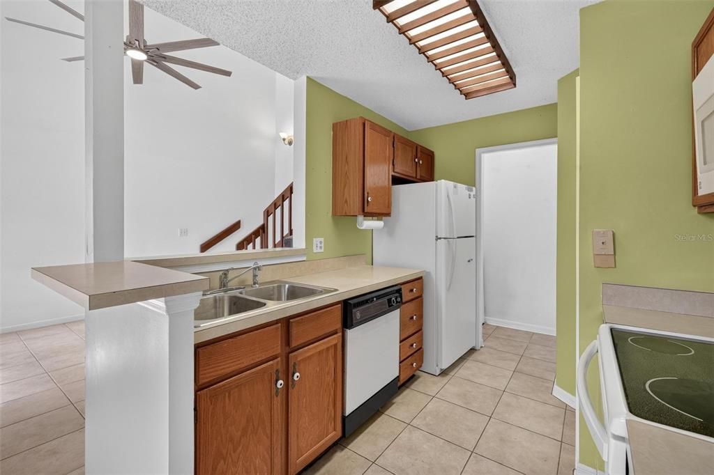 For Sale: $175,000 (2 beds, 2 baths, 1055 Square Feet)
