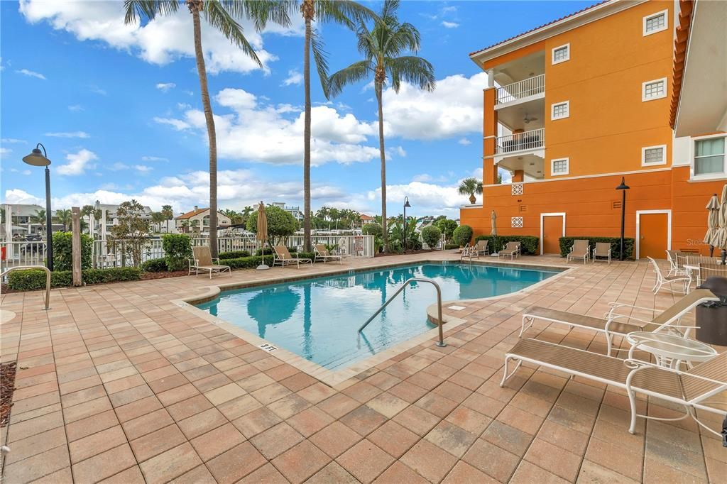 En Venta: $1,425,000 (3 camas, 3 baños, 2351 Pies cuadrados)