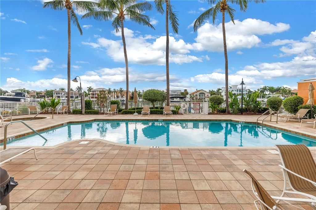 En Venta: $1,425,000 (3 camas, 3 baños, 2351 Pies cuadrados)