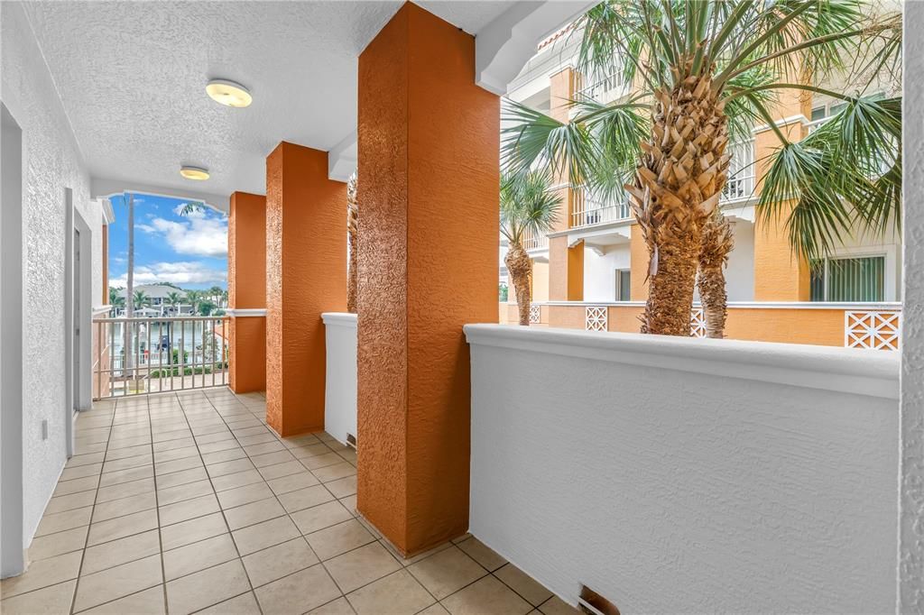 En Venta: $1,425,000 (3 camas, 3 baños, 2351 Pies cuadrados)