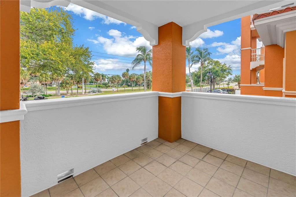 En Venta: $1,425,000 (3 camas, 3 baños, 2351 Pies cuadrados)