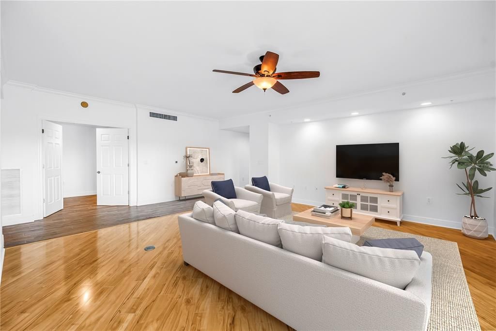 En Venta: $1,425,000 (3 camas, 3 baños, 2351 Pies cuadrados)