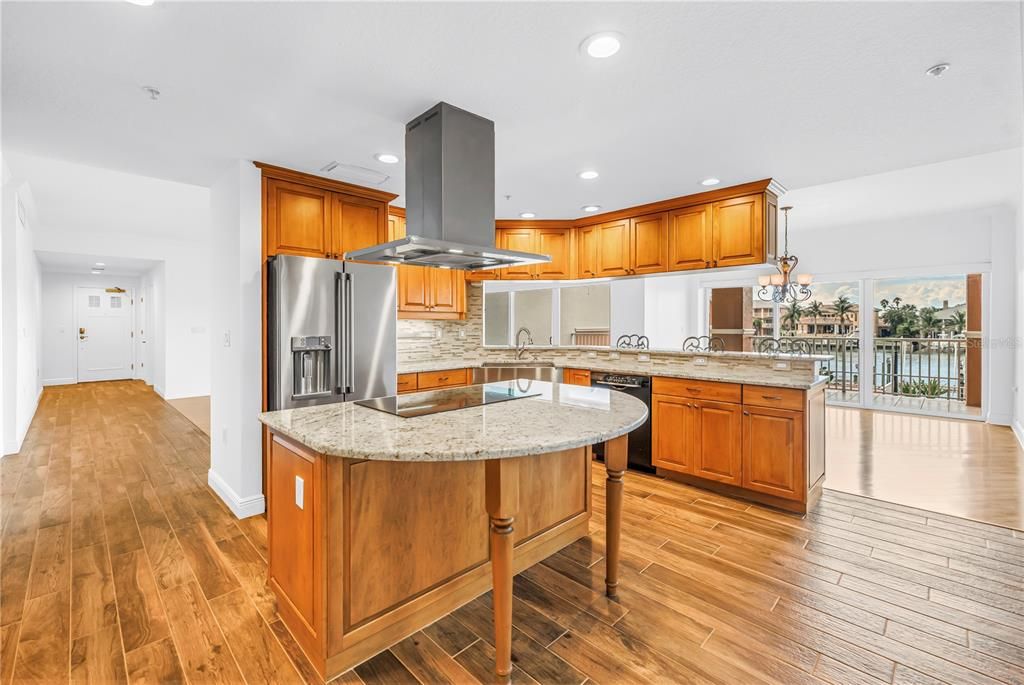 En Venta: $1,425,000 (3 camas, 3 baños, 2351 Pies cuadrados)