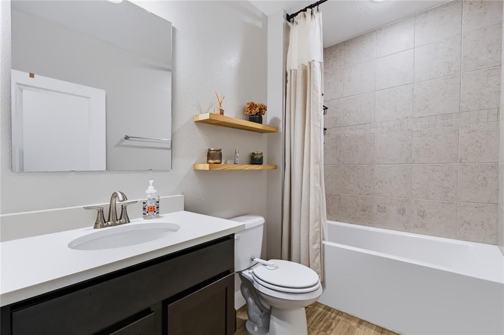 En Venta: $374,900 (3 camas, 2 baños, 2064 Pies cuadrados)