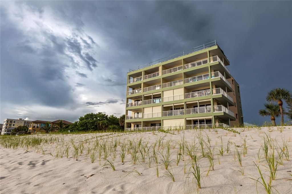 En Venta: $549,000 (1 camas, 1 baños, 895 Pies cuadrados)