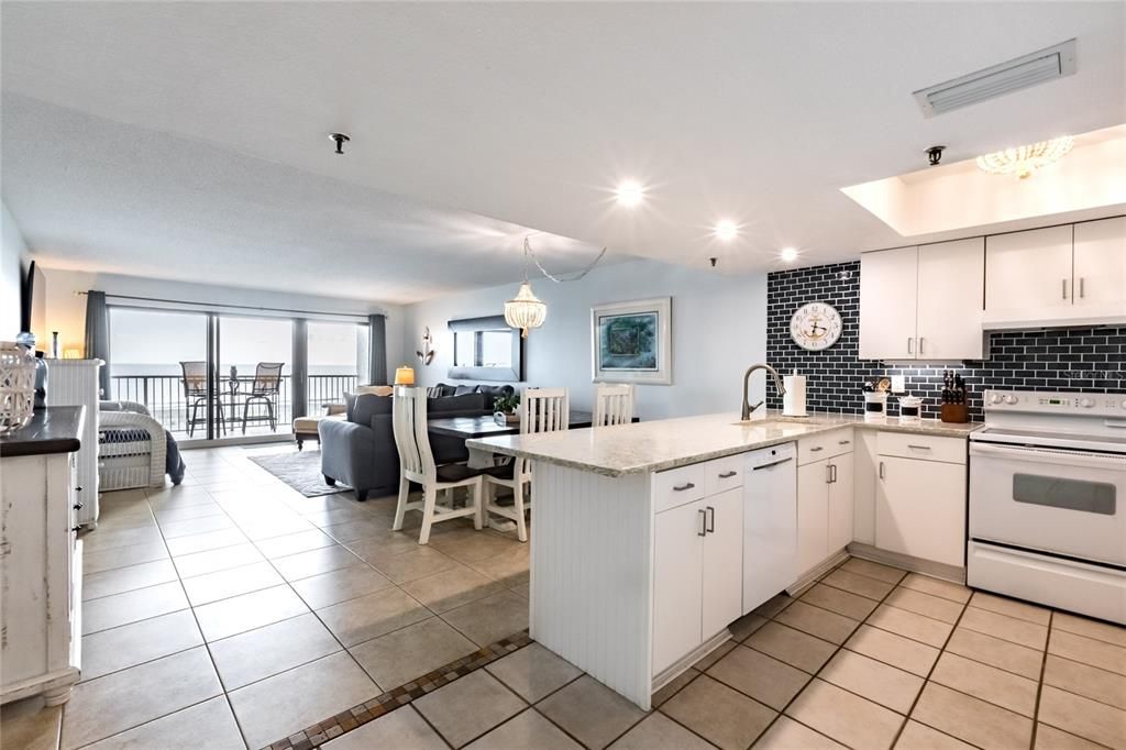 En Venta: $549,000 (1 camas, 1 baños, 895 Pies cuadrados)