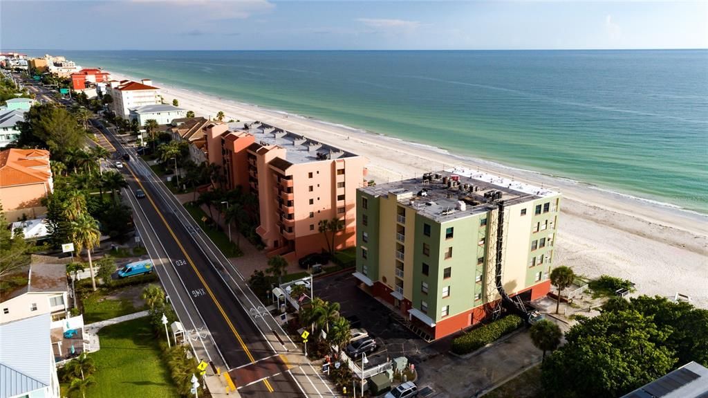 En Venta: $549,000 (1 camas, 1 baños, 895 Pies cuadrados)