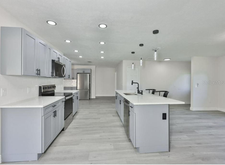 For Rent: $2,300 (4 beds, 2 baths, 1558 Square Feet)