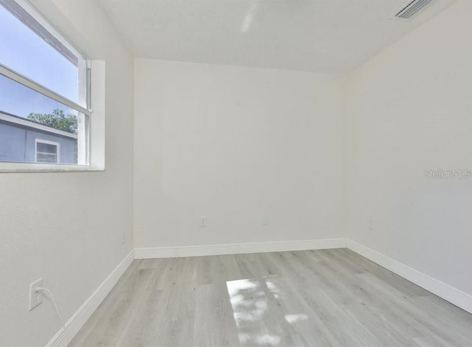 For Rent: $2,300 (4 beds, 2 baths, 1558 Square Feet)