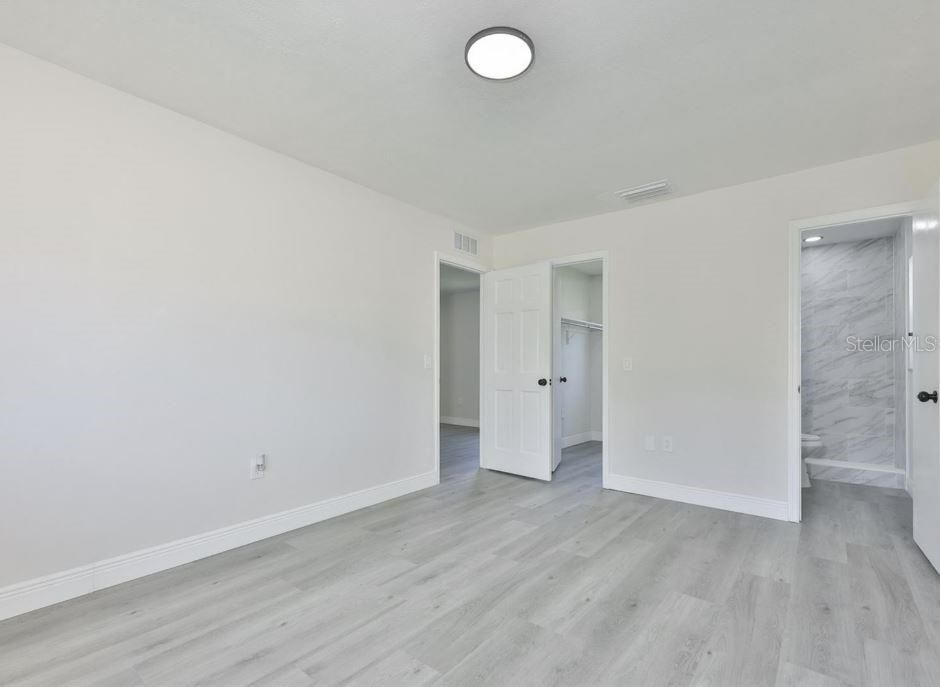 For Rent: $2,300 (4 beds, 2 baths, 1558 Square Feet)