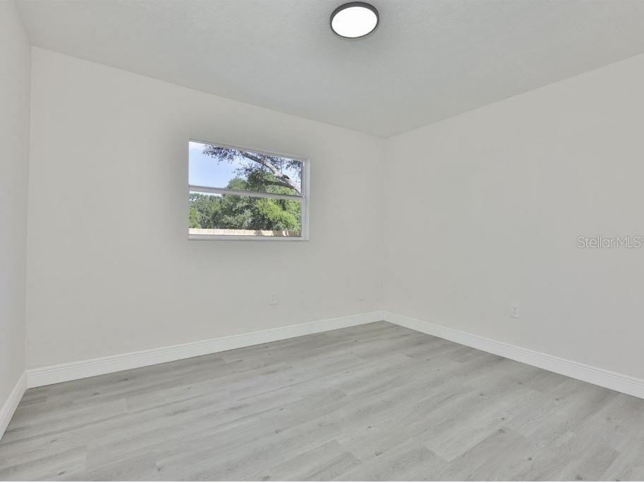 For Rent: $2,300 (4 beds, 2 baths, 1558 Square Feet)