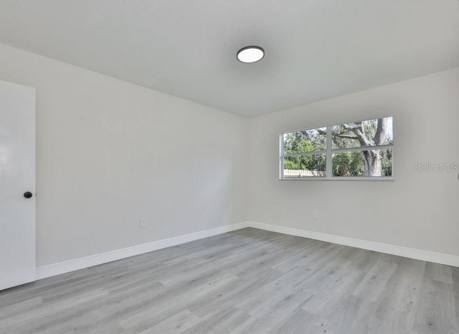 For Rent: $2,300 (4 beds, 2 baths, 1558 Square Feet)