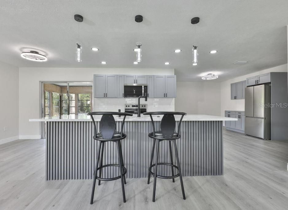 For Rent: $2,300 (4 beds, 2 baths, 1558 Square Feet)