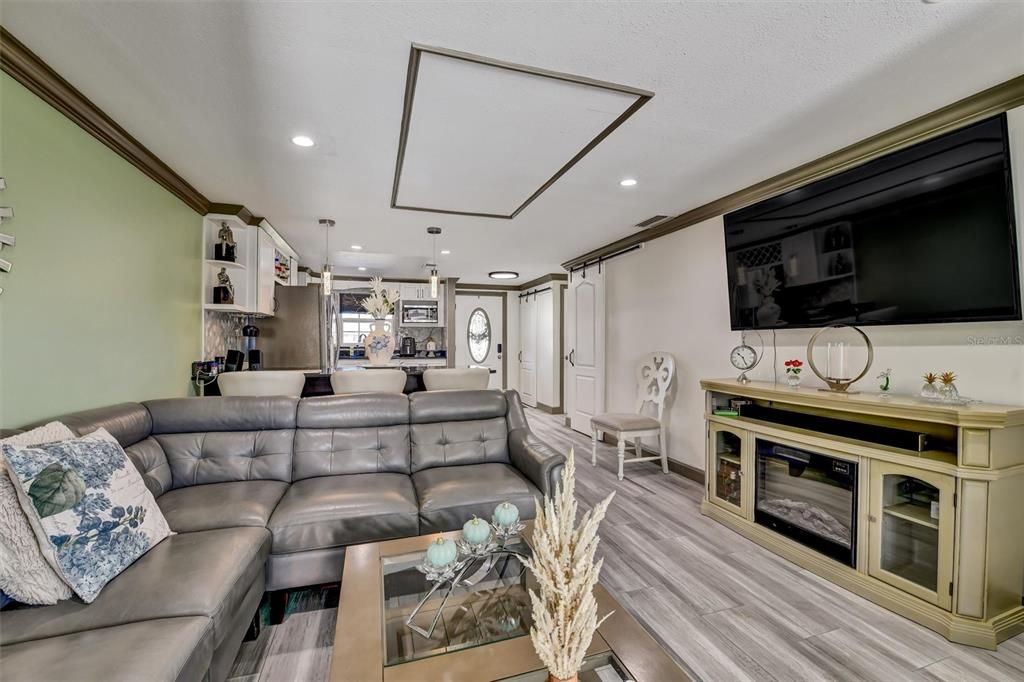 На продажу: $485,000 (4 спален, 2 ванн, 1495 Квадратных фут)