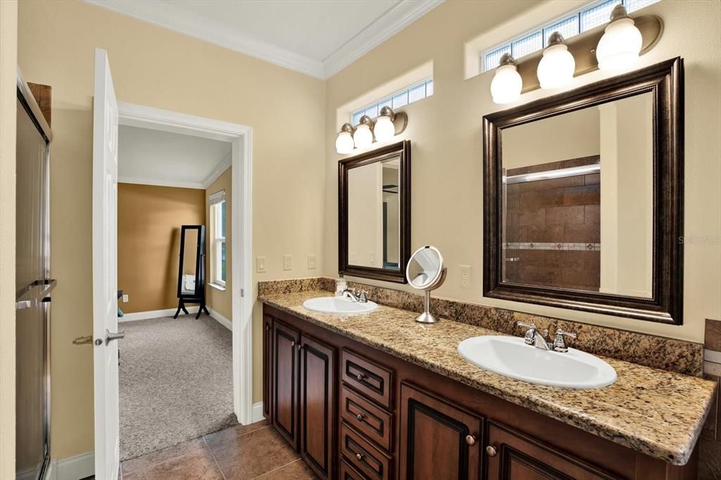 For Sale: $475,000 (3 beds, 2 baths, 1920 Square Feet)