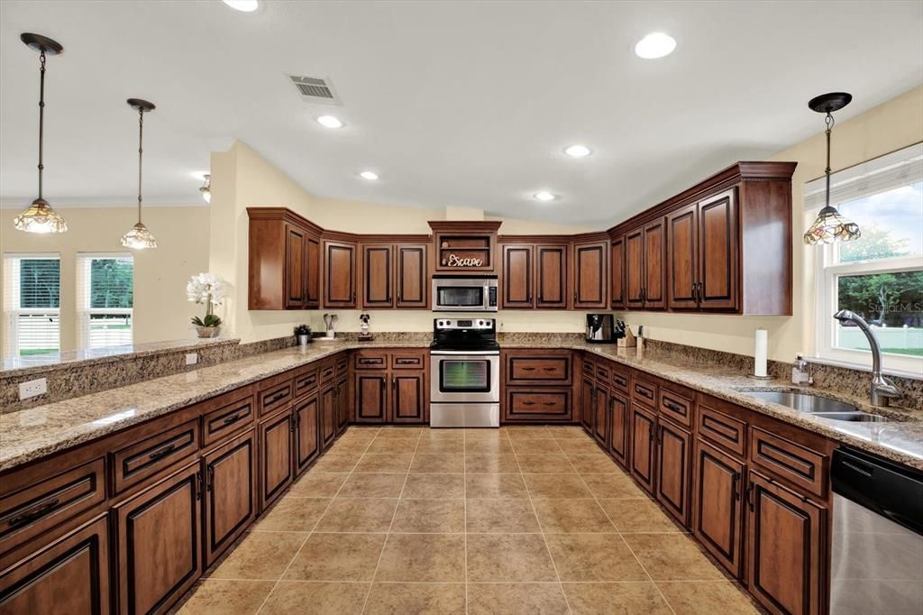 For Sale: $475,000 (3 beds, 2 baths, 1920 Square Feet)