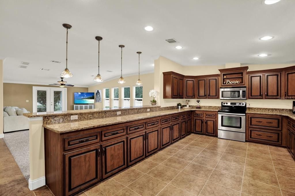 For Sale: $475,000 (3 beds, 2 baths, 1920 Square Feet)