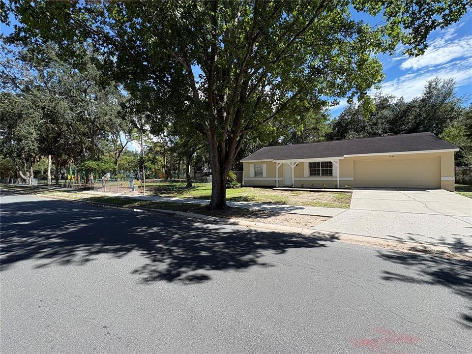 For Sale: $249,900 (3 beds, 2 baths, 1370 Square Feet)