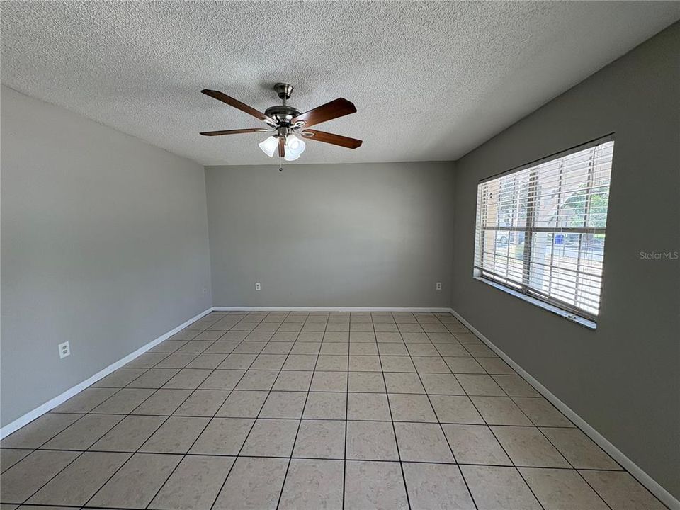 For Sale: $249,900 (3 beds, 2 baths, 1370 Square Feet)