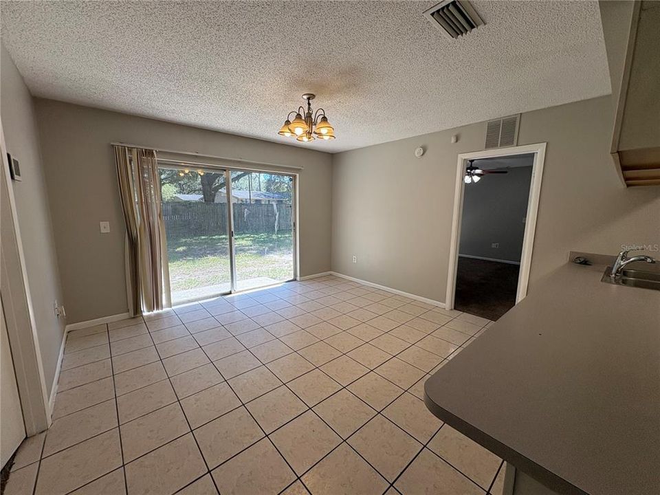 For Sale: $249,900 (3 beds, 2 baths, 1370 Square Feet)
