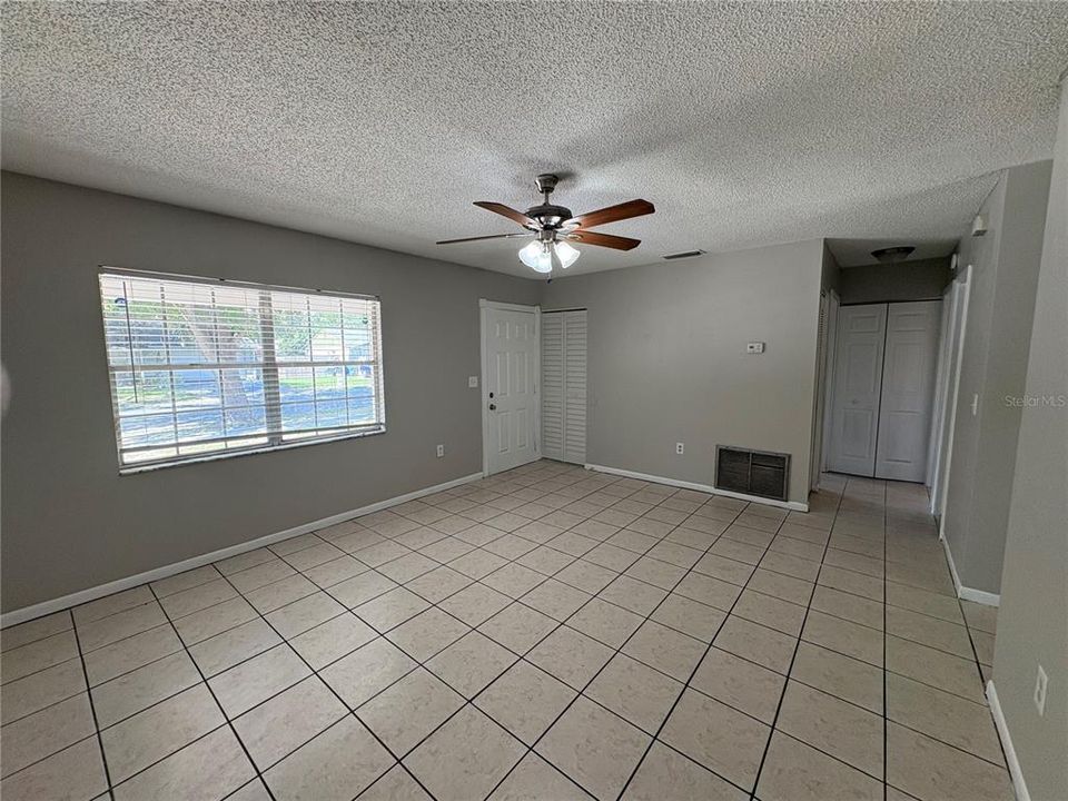 For Sale: $249,900 (3 beds, 2 baths, 1370 Square Feet)