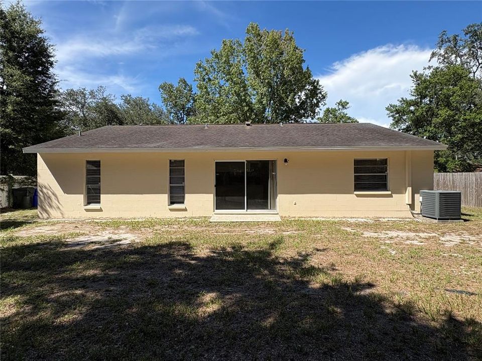 For Sale: $249,900 (3 beds, 2 baths, 1370 Square Feet)