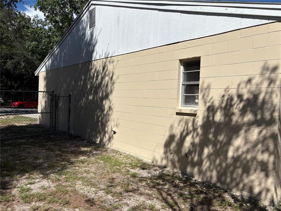 For Sale: $249,900 (3 beds, 2 baths, 1370 Square Feet)