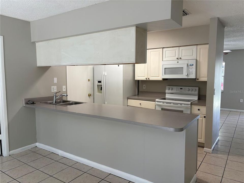 For Sale: $249,900 (3 beds, 2 baths, 1370 Square Feet)