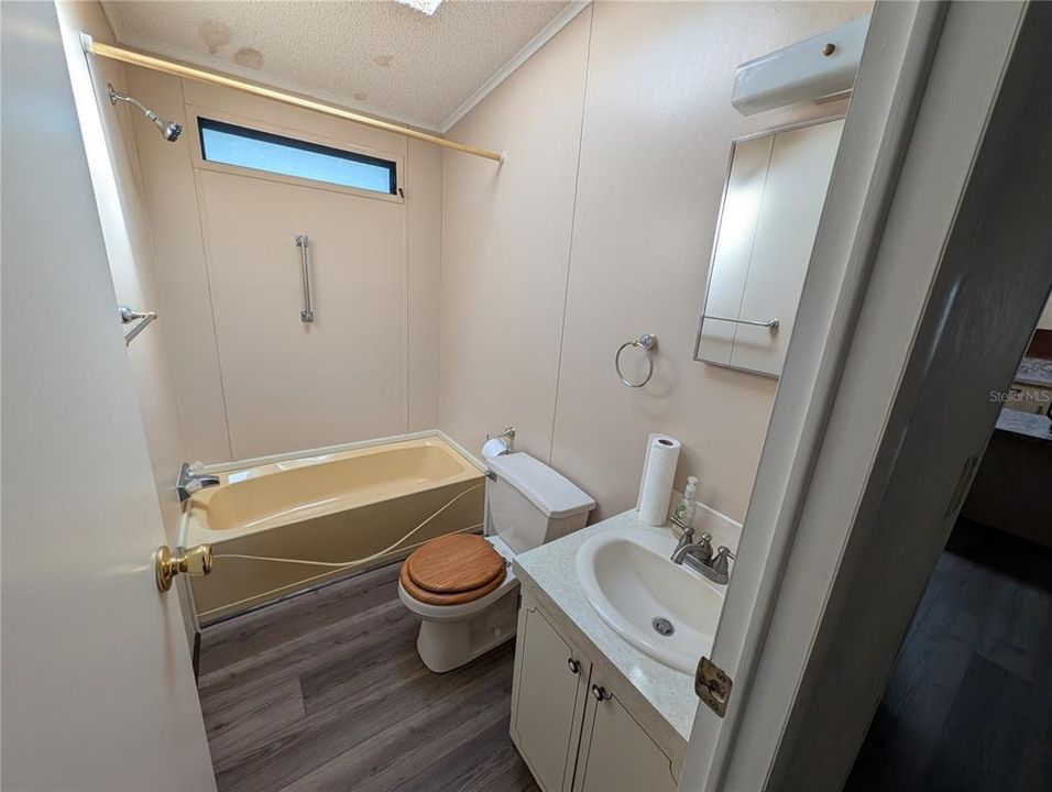 В аренду: $1,700 (2 спален, 2 ванн, 816 Квадратных фут)