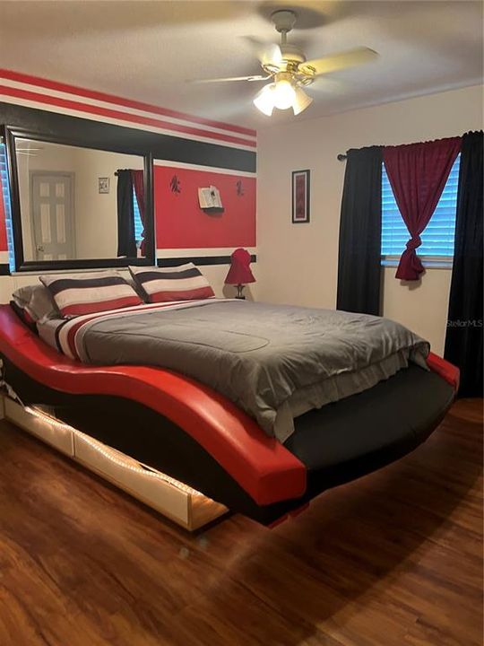 For Rent: $2,350 (3 beds, 2 baths, 1422 Square Feet)