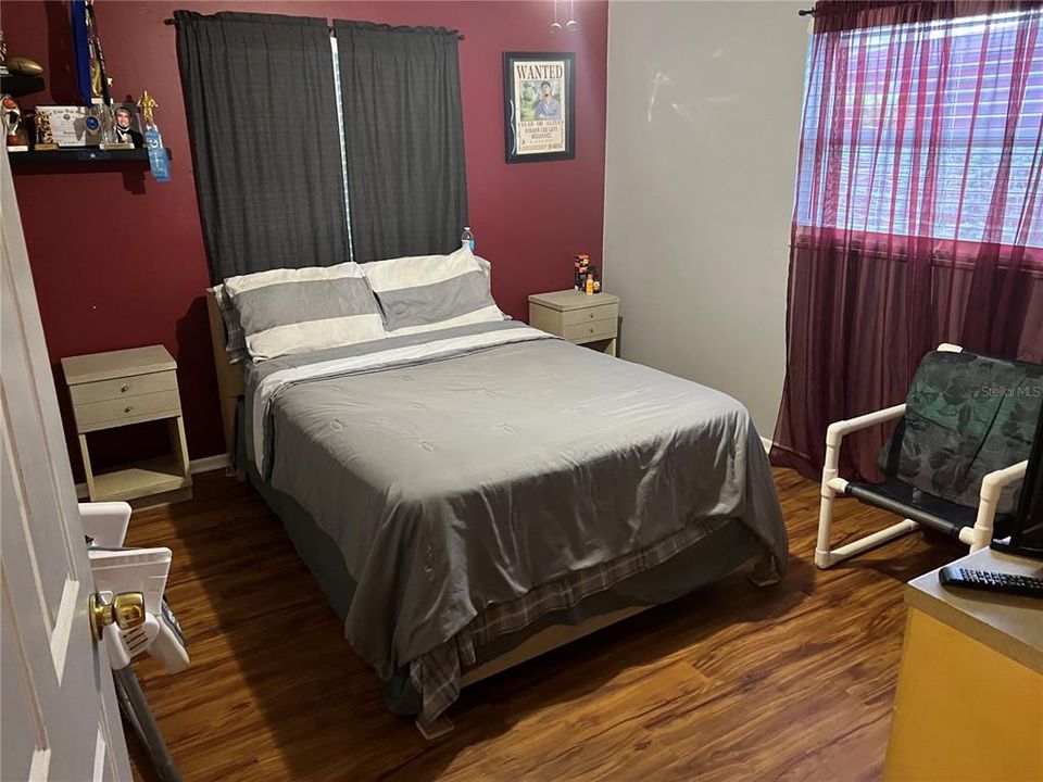 For Rent: $2,350 (3 beds, 2 baths, 1422 Square Feet)