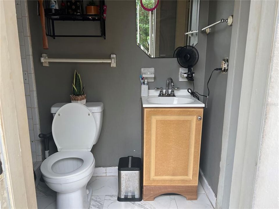 For Rent: $2,350 (3 beds, 2 baths, 1422 Square Feet)