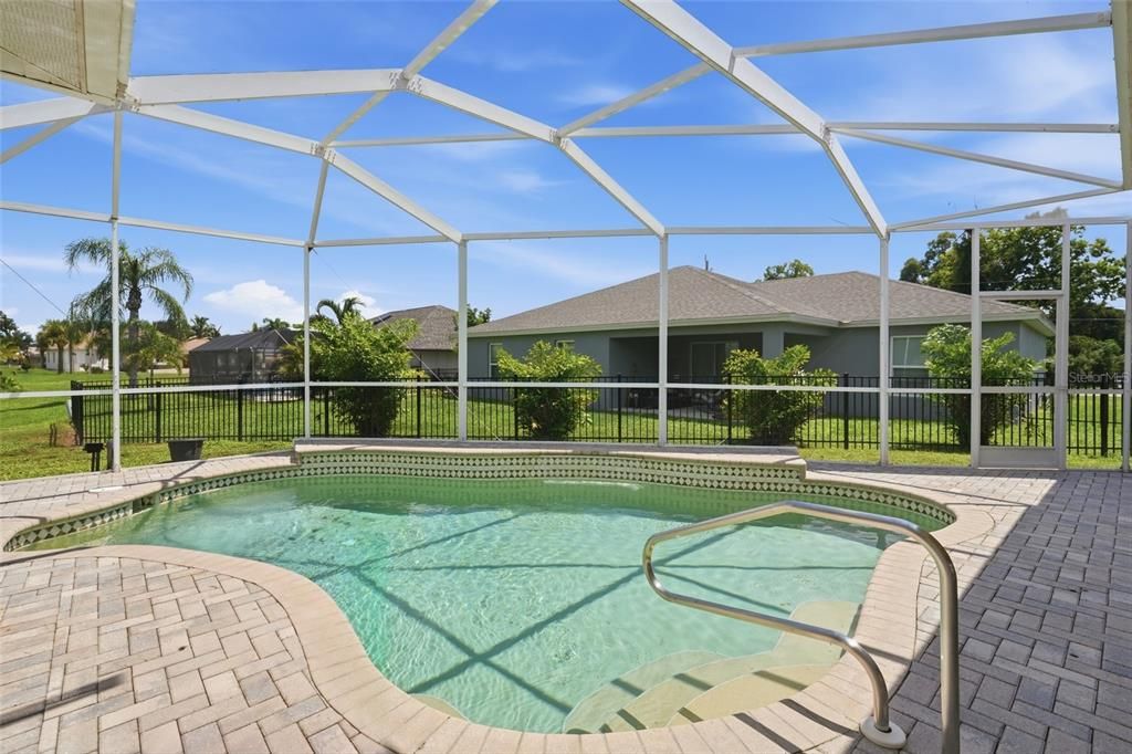 For Sale: $395,000 (3 beds, 2 baths, 1877 Square Feet)