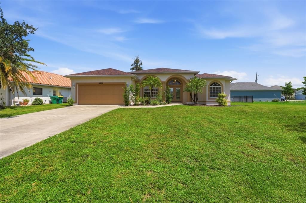 For Sale: $395,000 (3 beds, 2 baths, 1877 Square Feet)