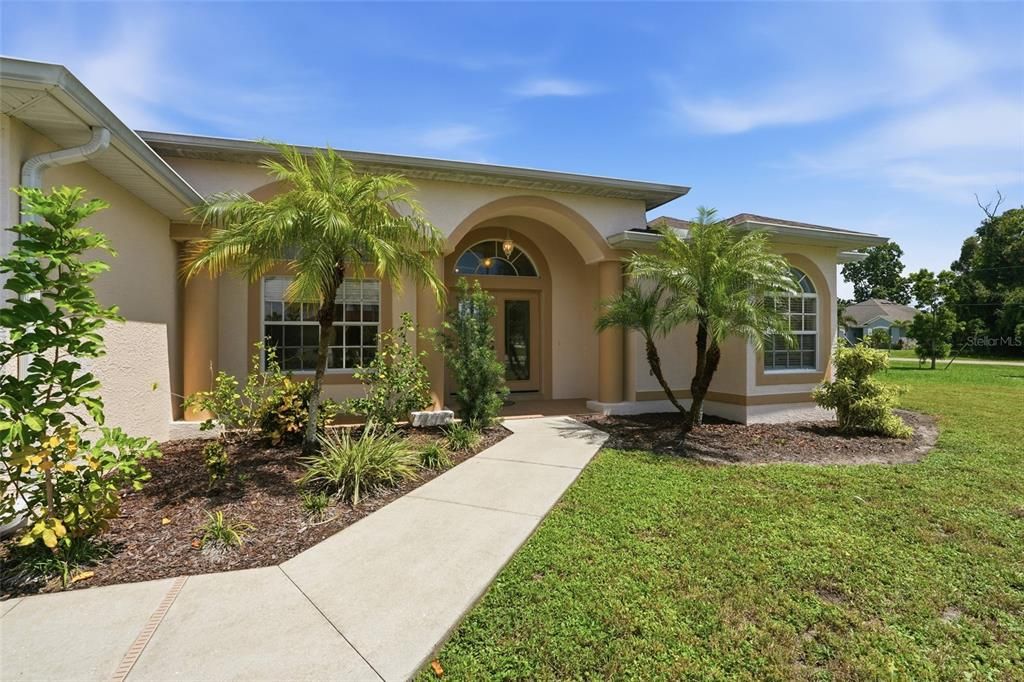For Sale: $395,000 (3 beds, 2 baths, 1877 Square Feet)