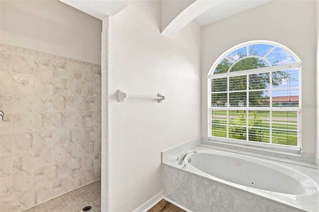 For Sale: $395,000 (3 beds, 2 baths, 1877 Square Feet)