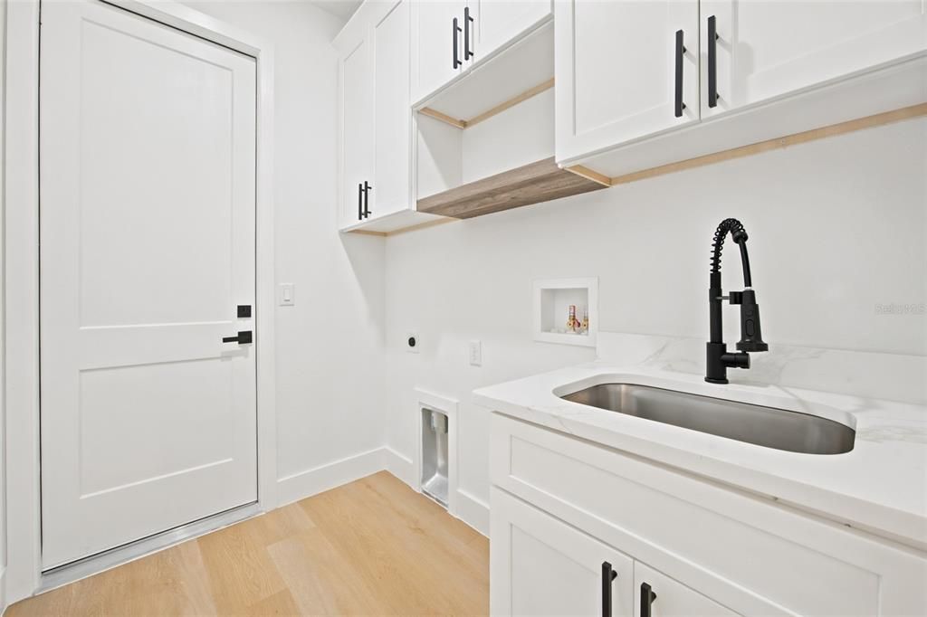 En Venta: $524,900 (4 camas, 3 baños, 2163 Pies cuadrados)