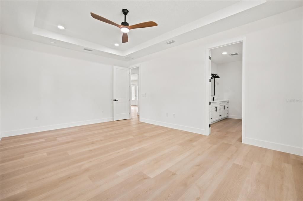 En Venta: $524,900 (4 camas, 3 baños, 2163 Pies cuadrados)