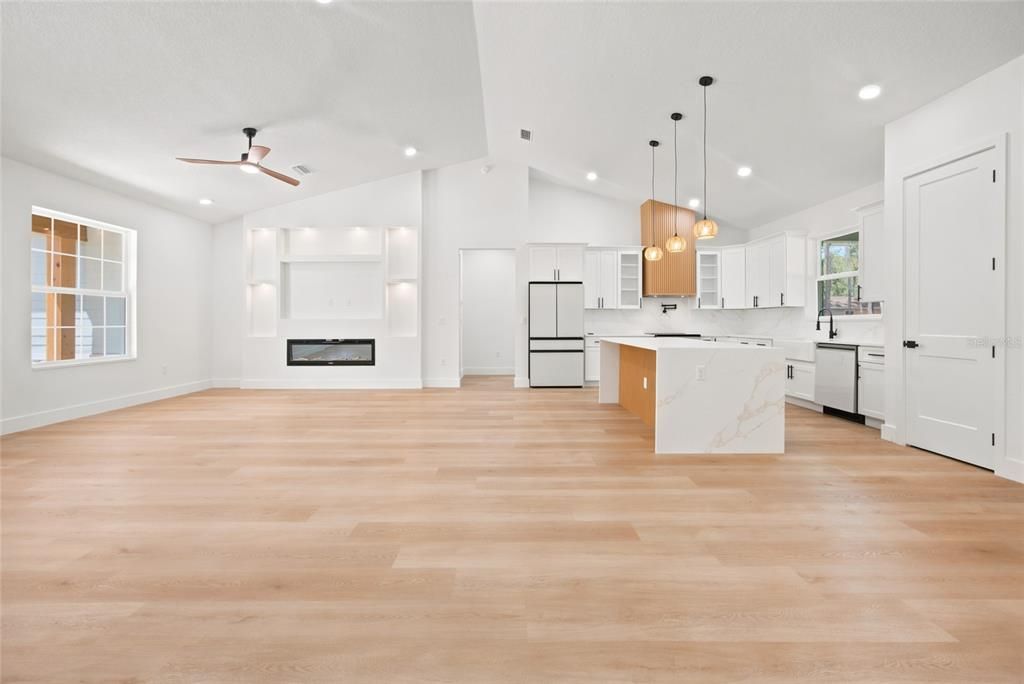 En Venta: $524,900 (4 camas, 3 baños, 2163 Pies cuadrados)
