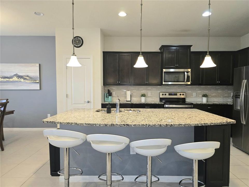 En Venta: $499,000 (5 camas, 4 baños, 2492 Pies cuadrados)